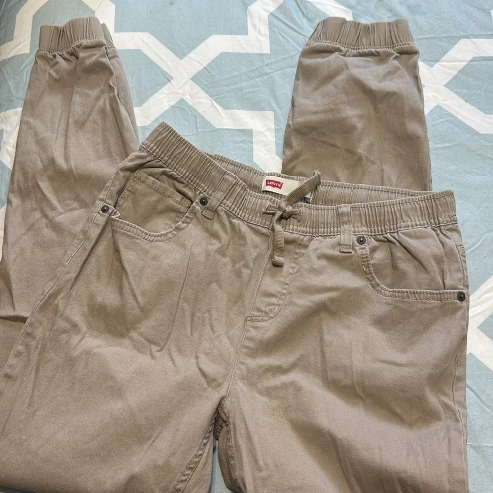 Levi’s jogger